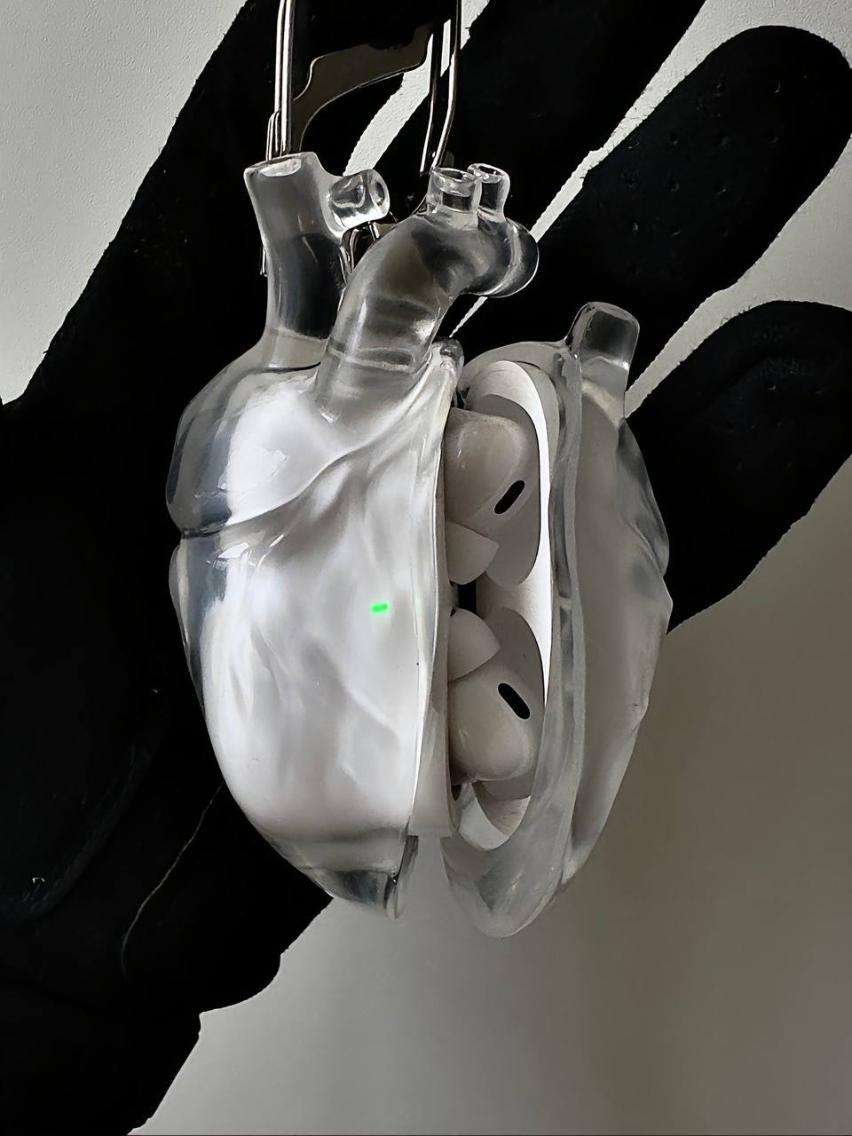 411962.jpeg کاور ایرپاد The heart (کدa0220) - Image 1