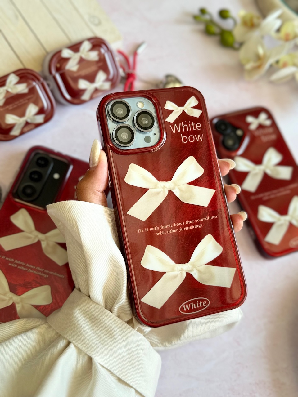 683bc3.jpeg قاب چری white bow آیفون (کدC2095) - Image 1