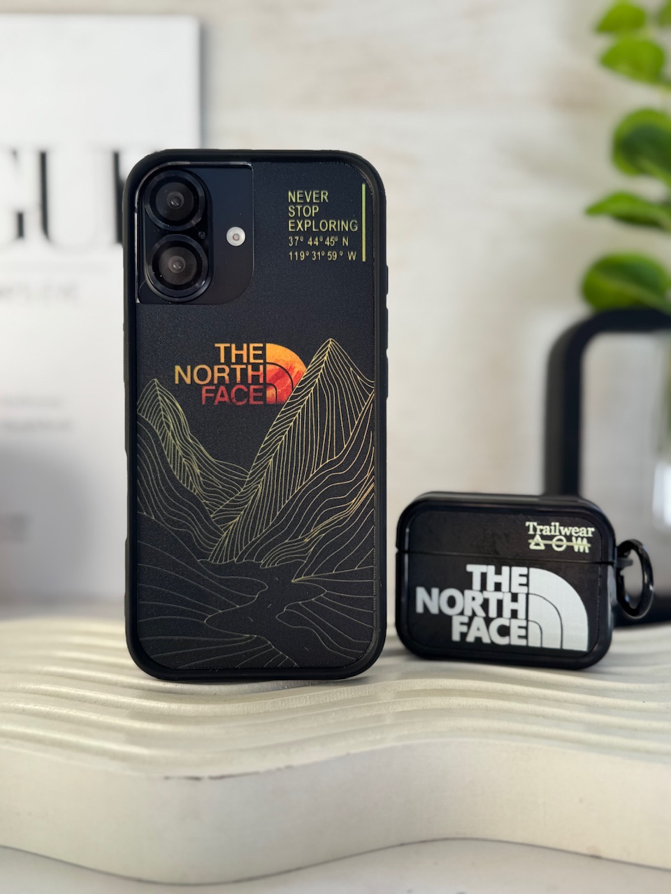 d1addb.jpeg قاب North Face گلدن ادیشن (کدC1964) - Image 1