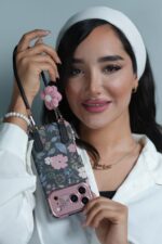 قاب دخترانه آیفون Bloom Case بند دار گل برجستهv