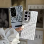 قاب فانتزی طرح دیور سامسونگ و شیائومی White Christian Dior | شاین با دور لنز نگین‌دار