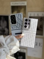 قاب فانتزی طرح دیور سامسونگ و شیائومی White Christian Dior | شاین با دور لنز نگین‌دار