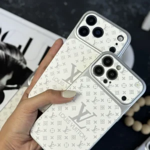 قاب آیفون طرح Louis Vuitton با لنز سفید