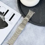 بند فلزی اپل واچ مدل سه‌ردیفه | استیل مات | قفل پروانه‌ای | 42 تا 49 میلی‌متر