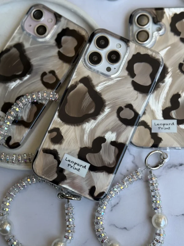 قاب پلنگی آیفون براش مدل Leopard Print | با آویز مرواریدی - تصویر 4