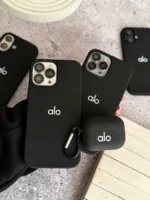 کاور airpod سیلیکونی Alo ایرپاد | پاک‌کنی | سفید و مشکی - Image 4